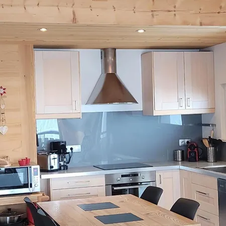- 3 Pieces, 6 Pers, Balcon, Proche Centre Et Remontees, Cuisine Equipee - Fr-1-676-170 Apartmán